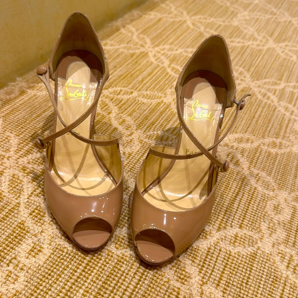 Used Christian Louboutin Heels Nude 39